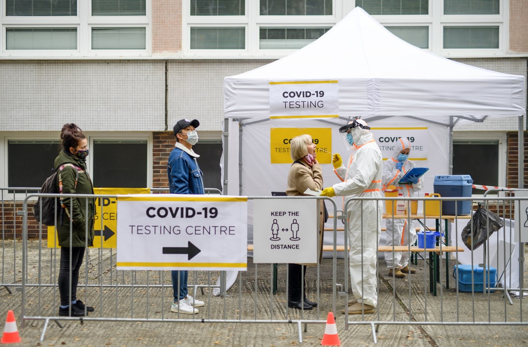 People getting tested for covid-19.